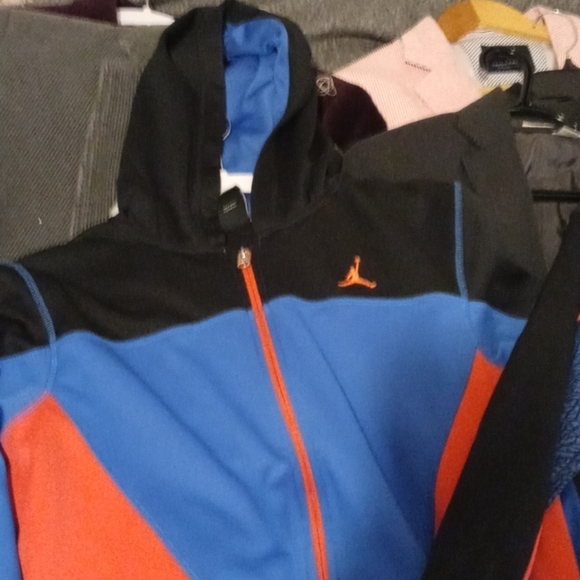 Blazers - Picture 7 of 8